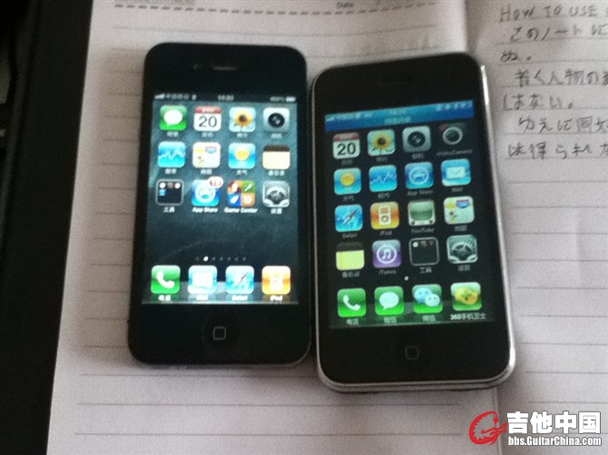 右边的是iphone 3G