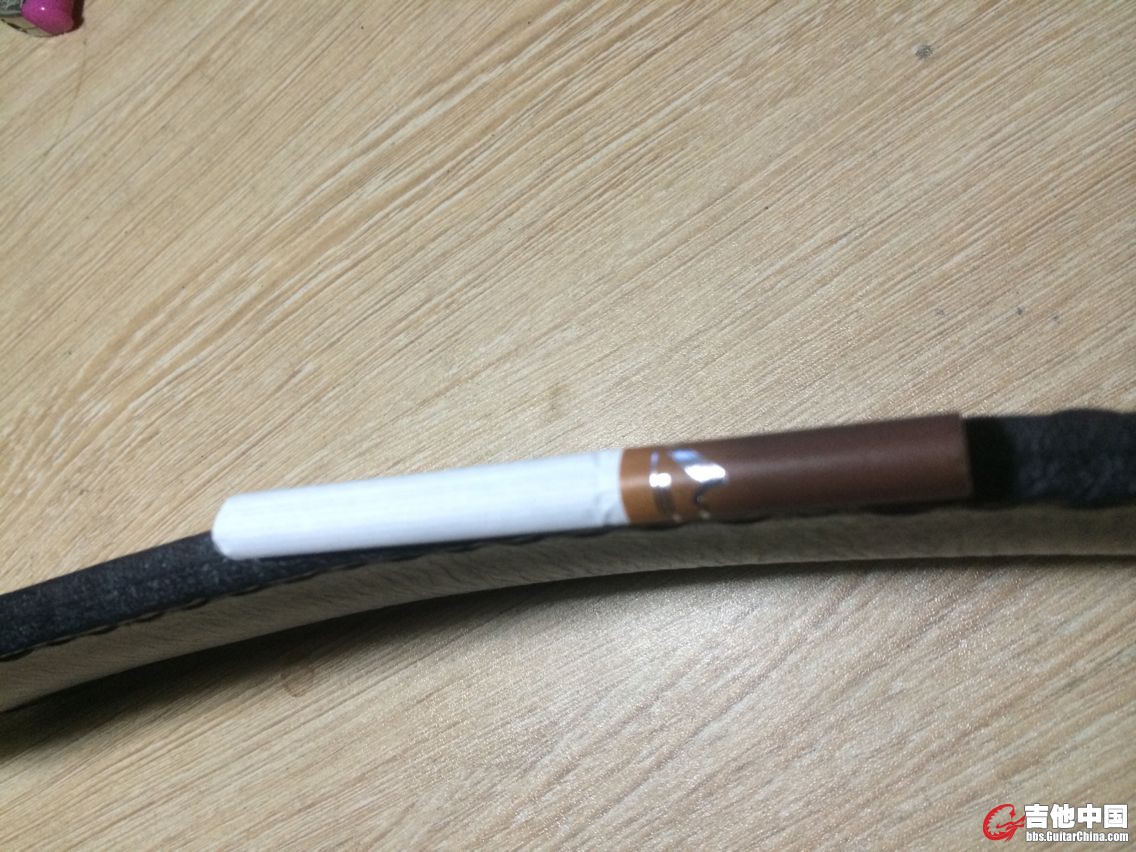 垫肩比一根烟还厚