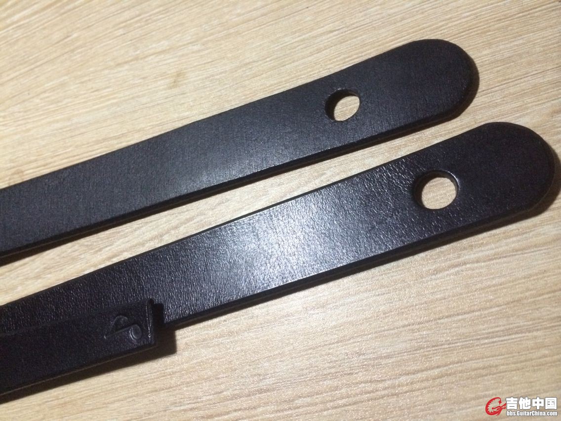 没开缝，适用背带锁
