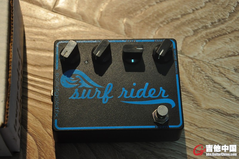 SolidGoldFX Surf Rider