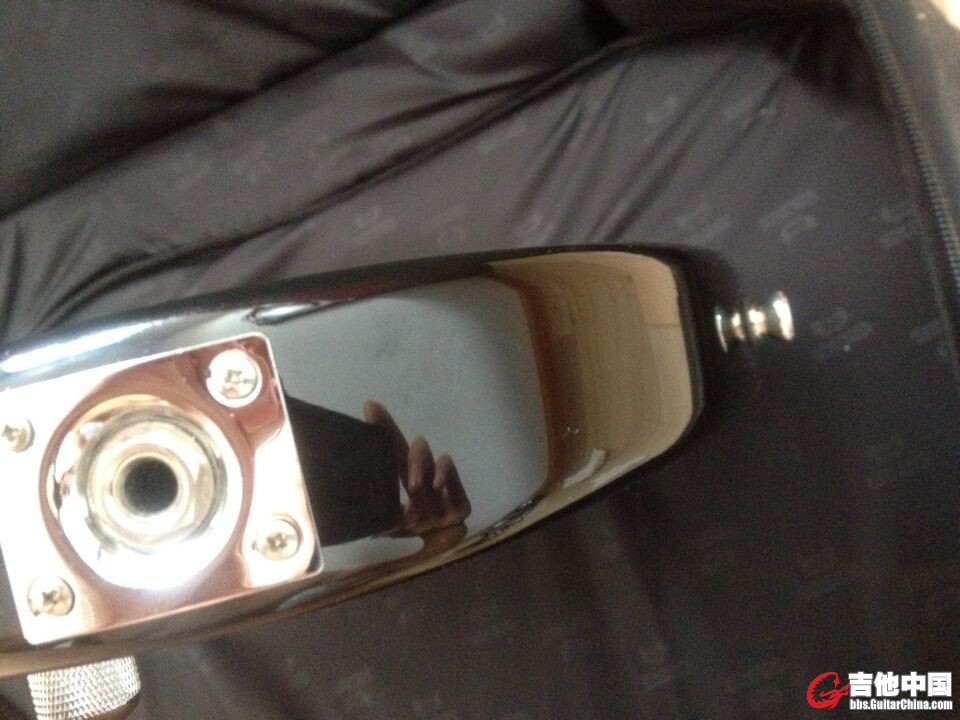 151256lbjwb7arqre77901.jpg
