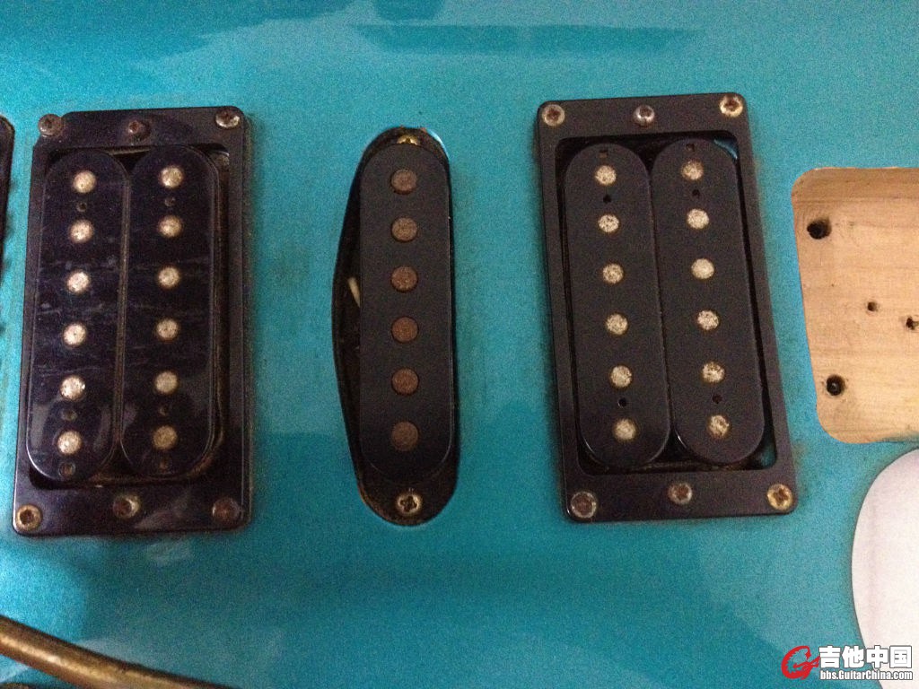 152042a2m8vz222g8fmf1v.jpg
