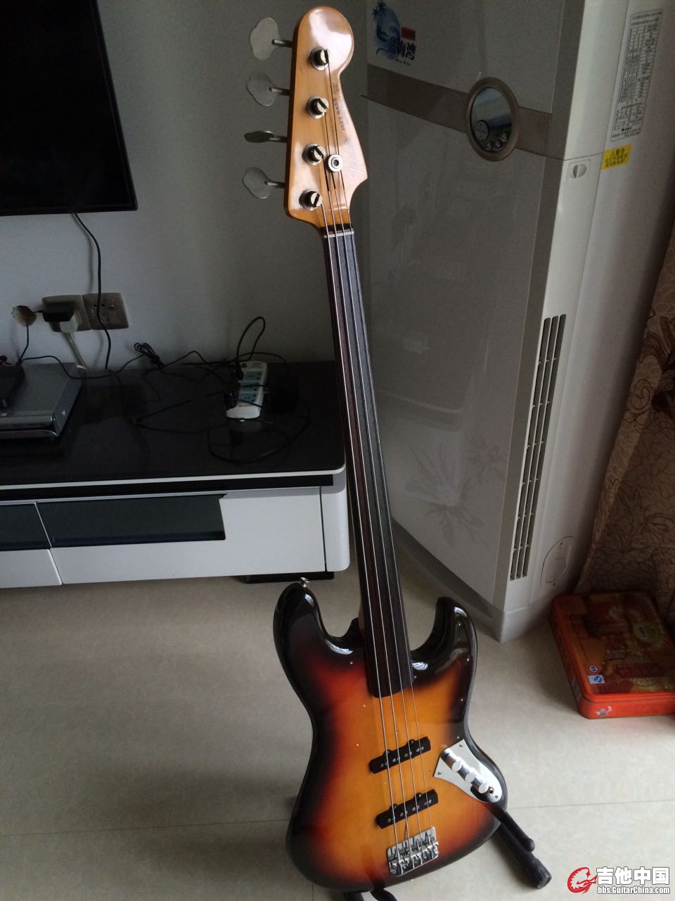 fender japan fretless