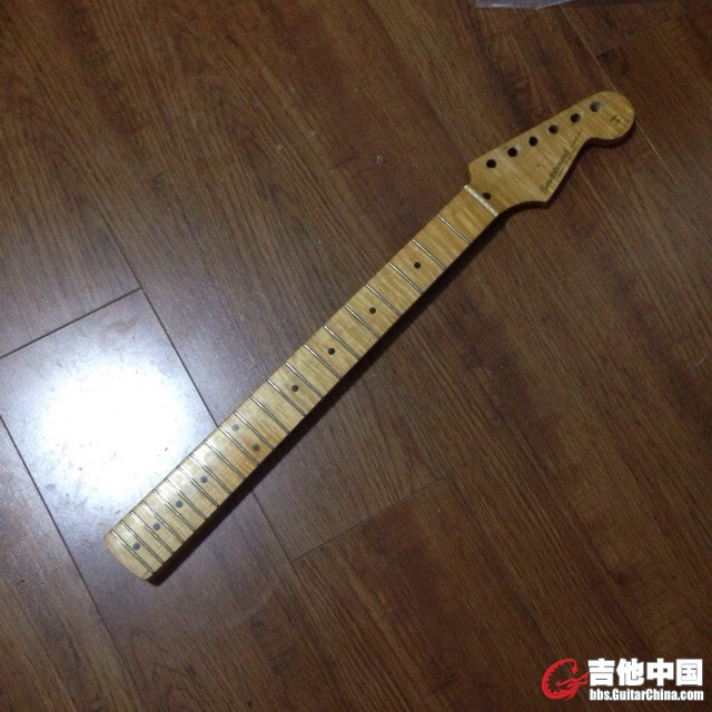 fender款st琴颈，一体火焰枫木，非常漂亮.jpg