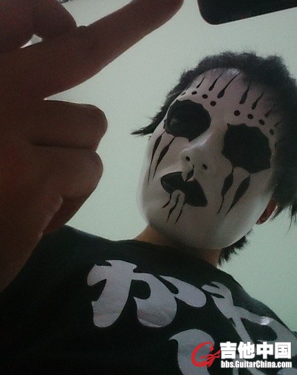 joey-jordison-mask1.JPG