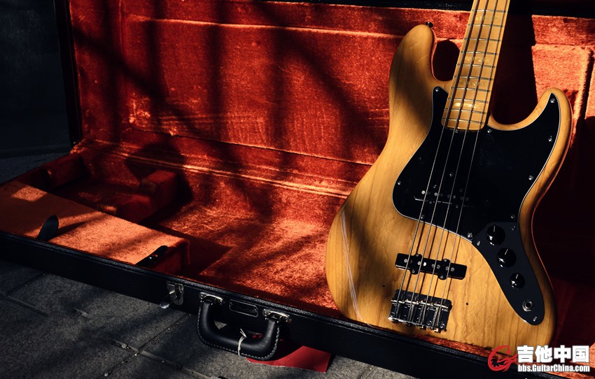 08Fender FSR American Vintage '75 Jazz Bass _副本.jpg