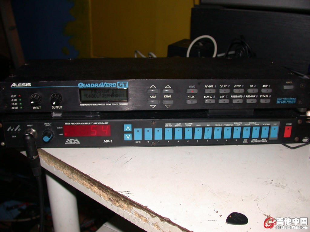 alesis.jpg