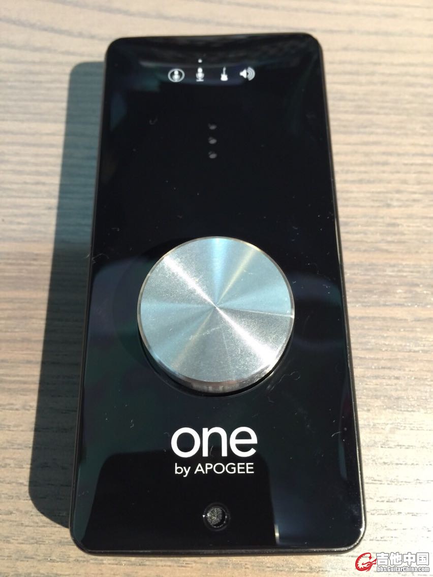 Apogee One 1a.jpg