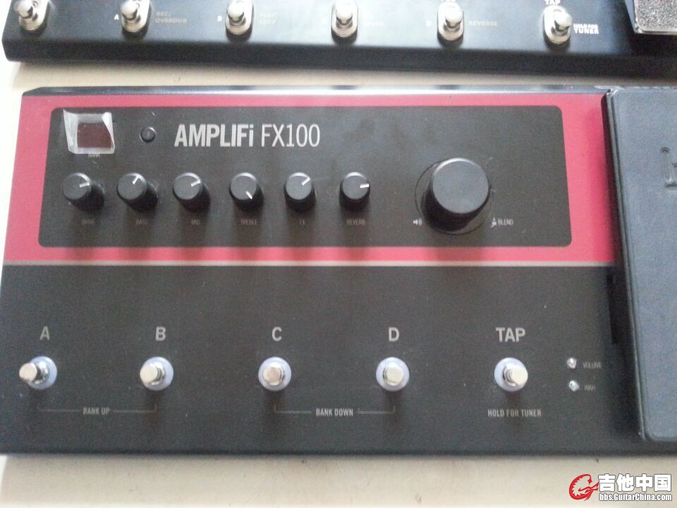 LINE6：FX100 用了不到半个月。盒子。电源。什么的都在。1400出。不议价不包邮。 ...