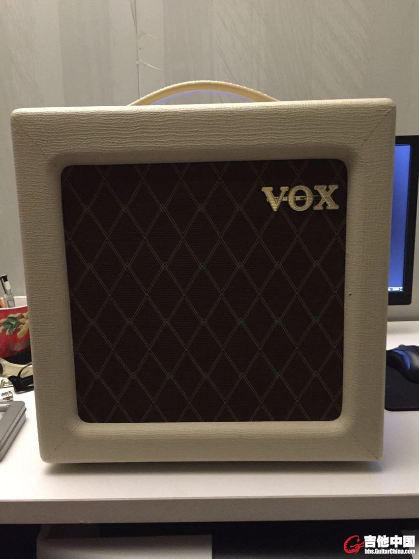 Vox AC4TV 1.jpg