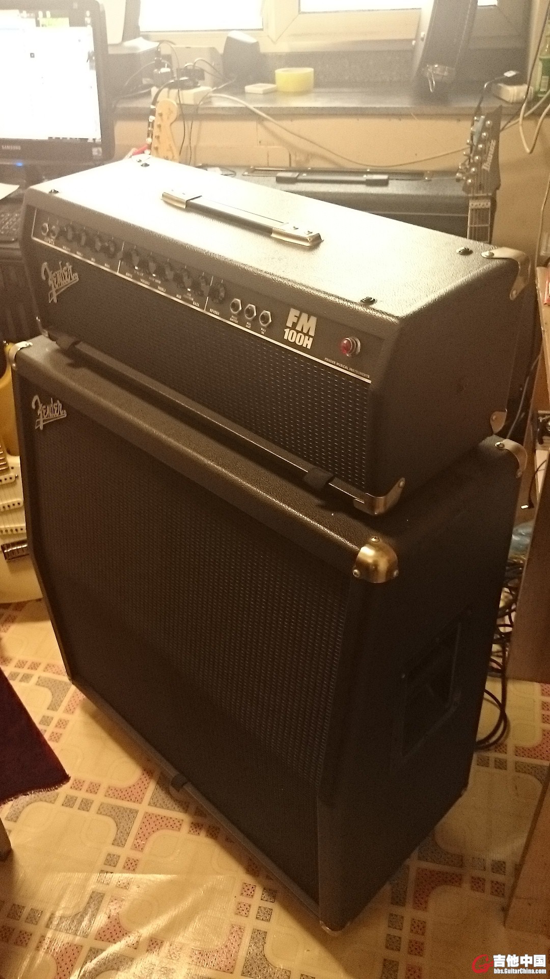 Fender FM100H分体4X12连喇叭箱子95新 购入后仅室内练琴自用，没参加过任何排练永久保持8点音量 无外伤无暗 ...