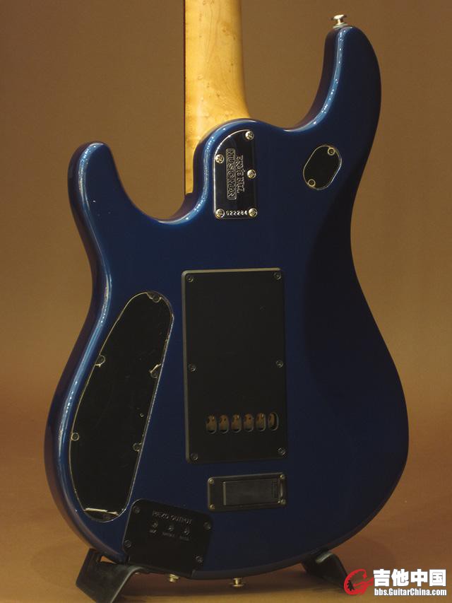 DS02762352_2.jpg