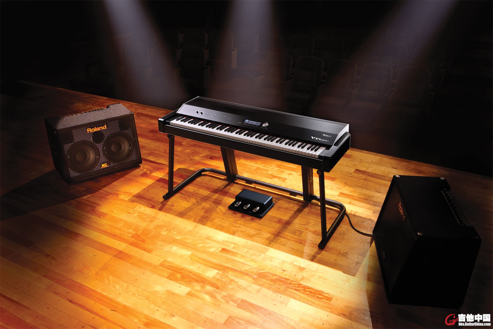 v_piano_stage_kc_amps_gal.jpg