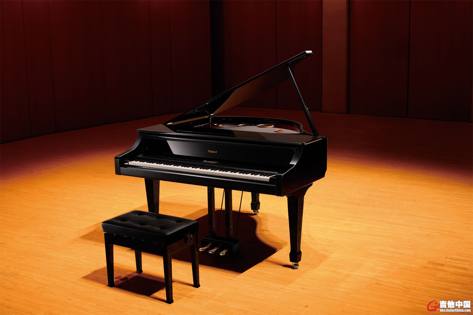 v-piano_grand_theater_3_gal.jpg