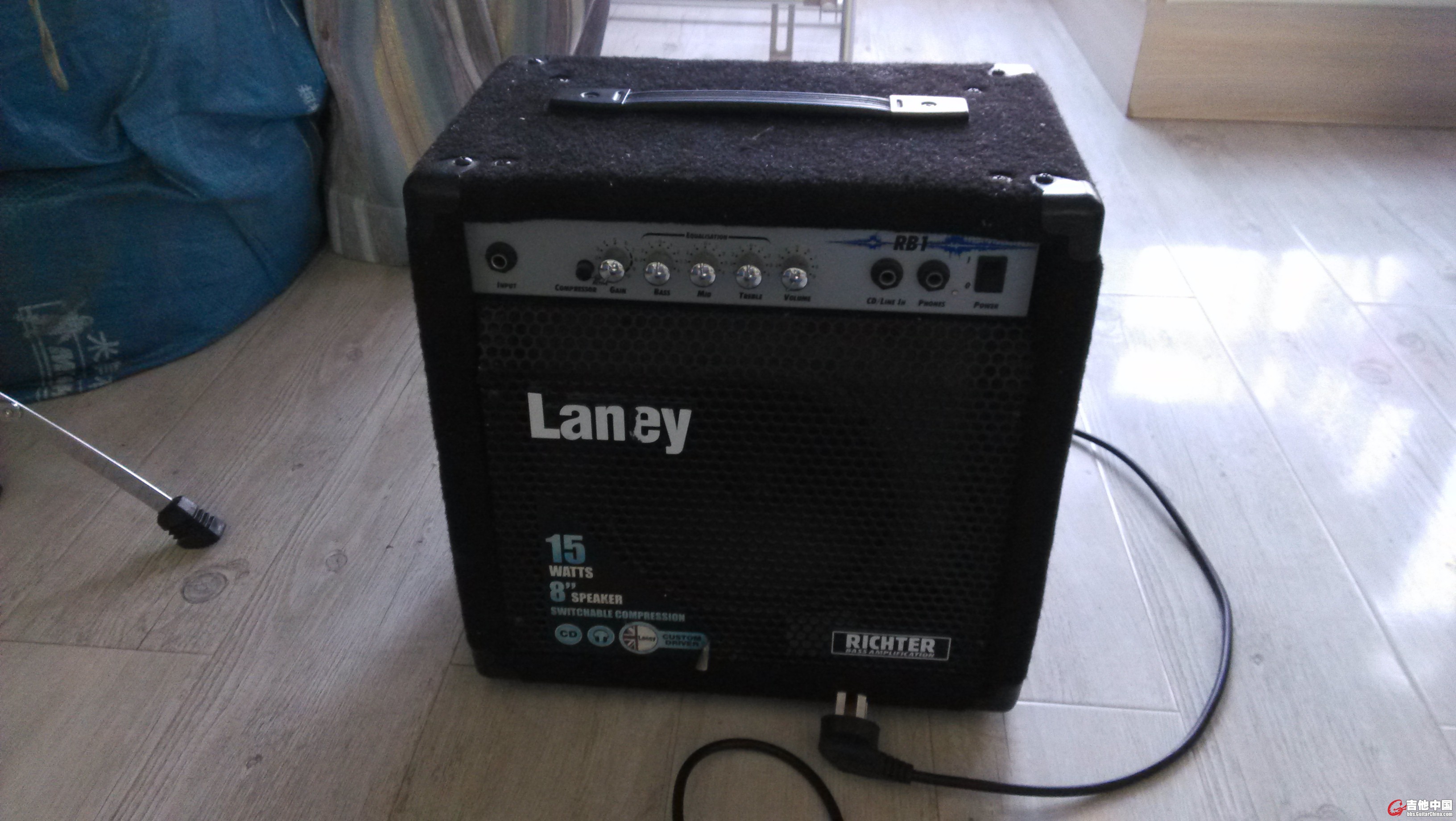 Laney RB1 贝斯音箱正面