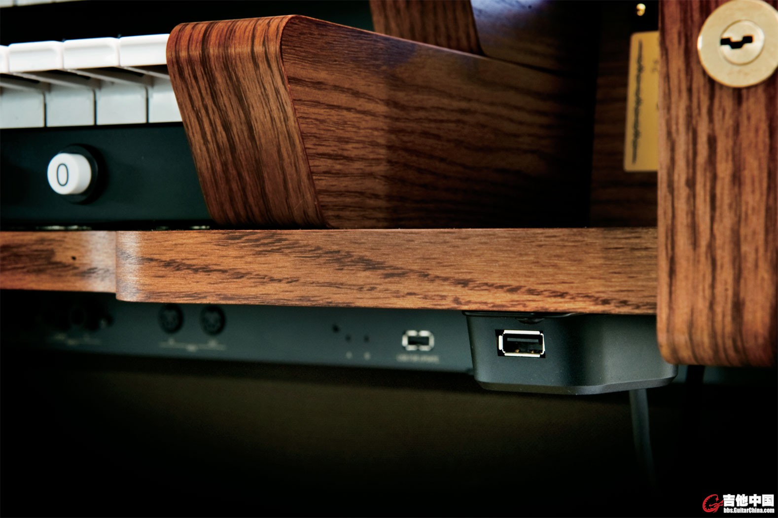 c-380_usb_gal.jpg