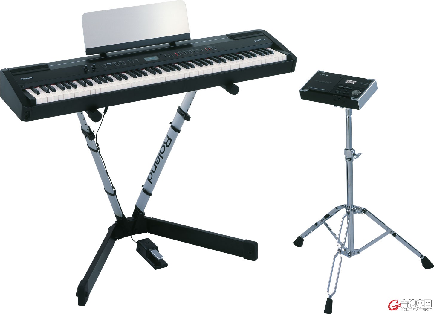 sonic_cell_stand_keyboard_gal.jpg
