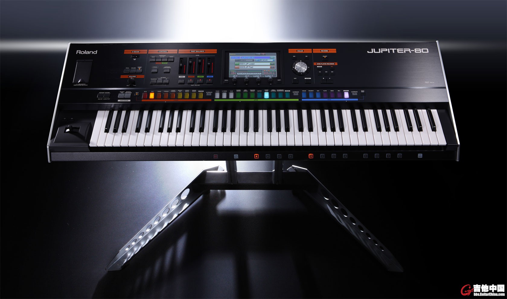 jupiter-80_stand_gal.jpg