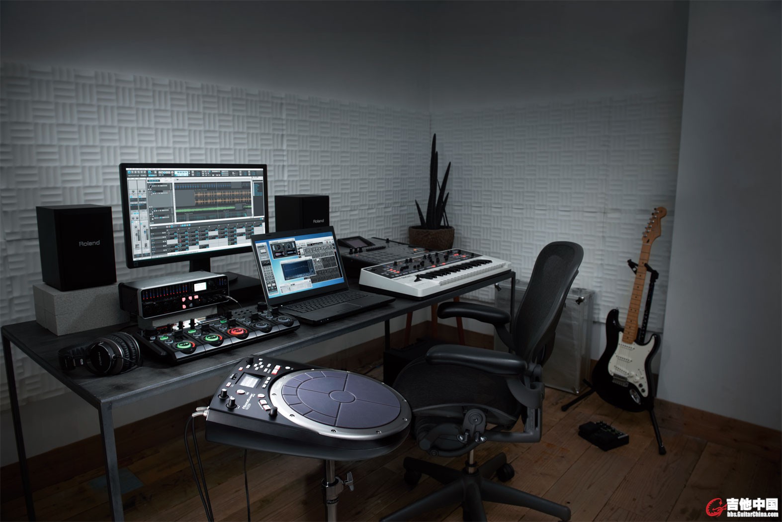 hpd-20_studio_gal.jpg