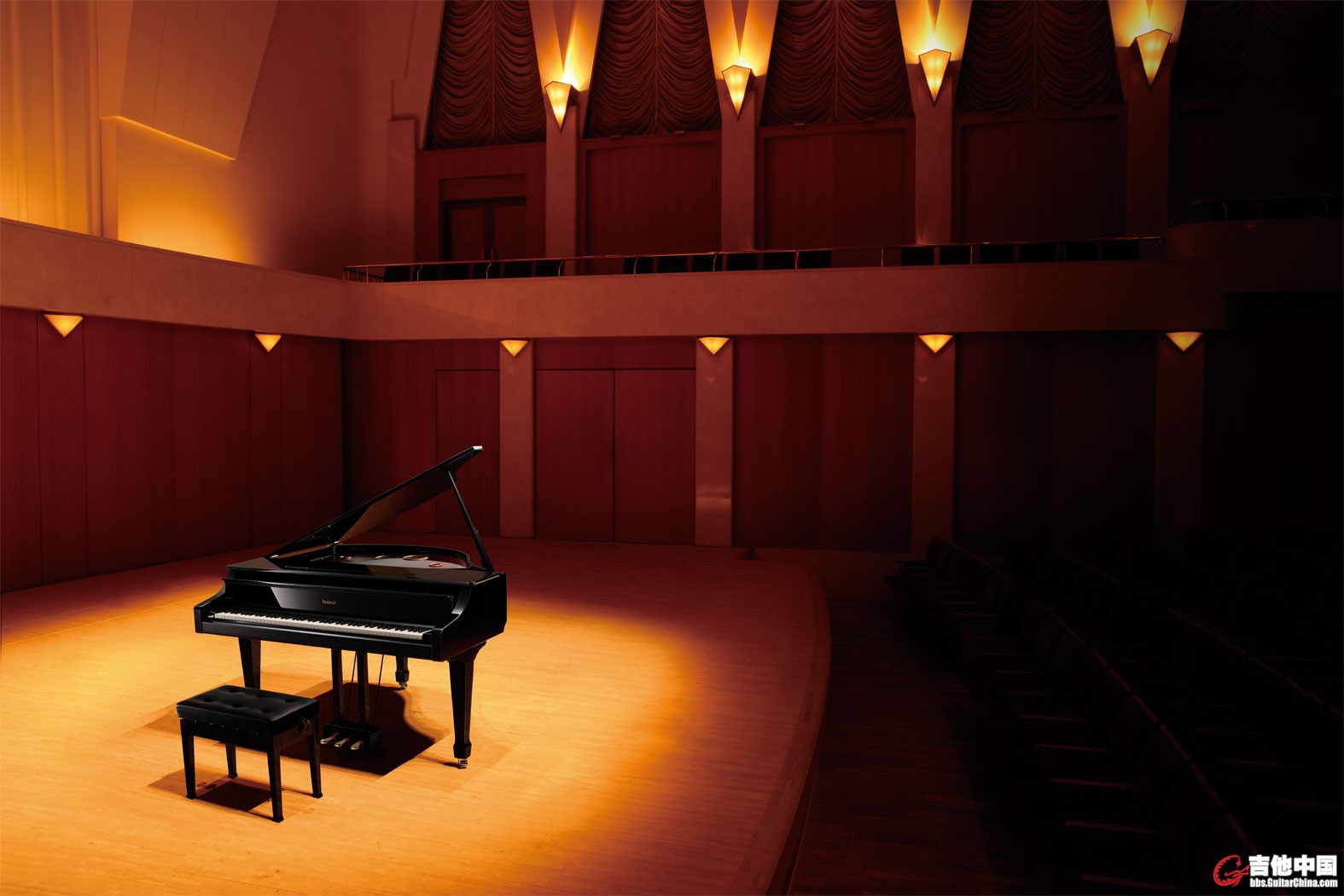 v-piano_grand_theater_4_gal.jpg