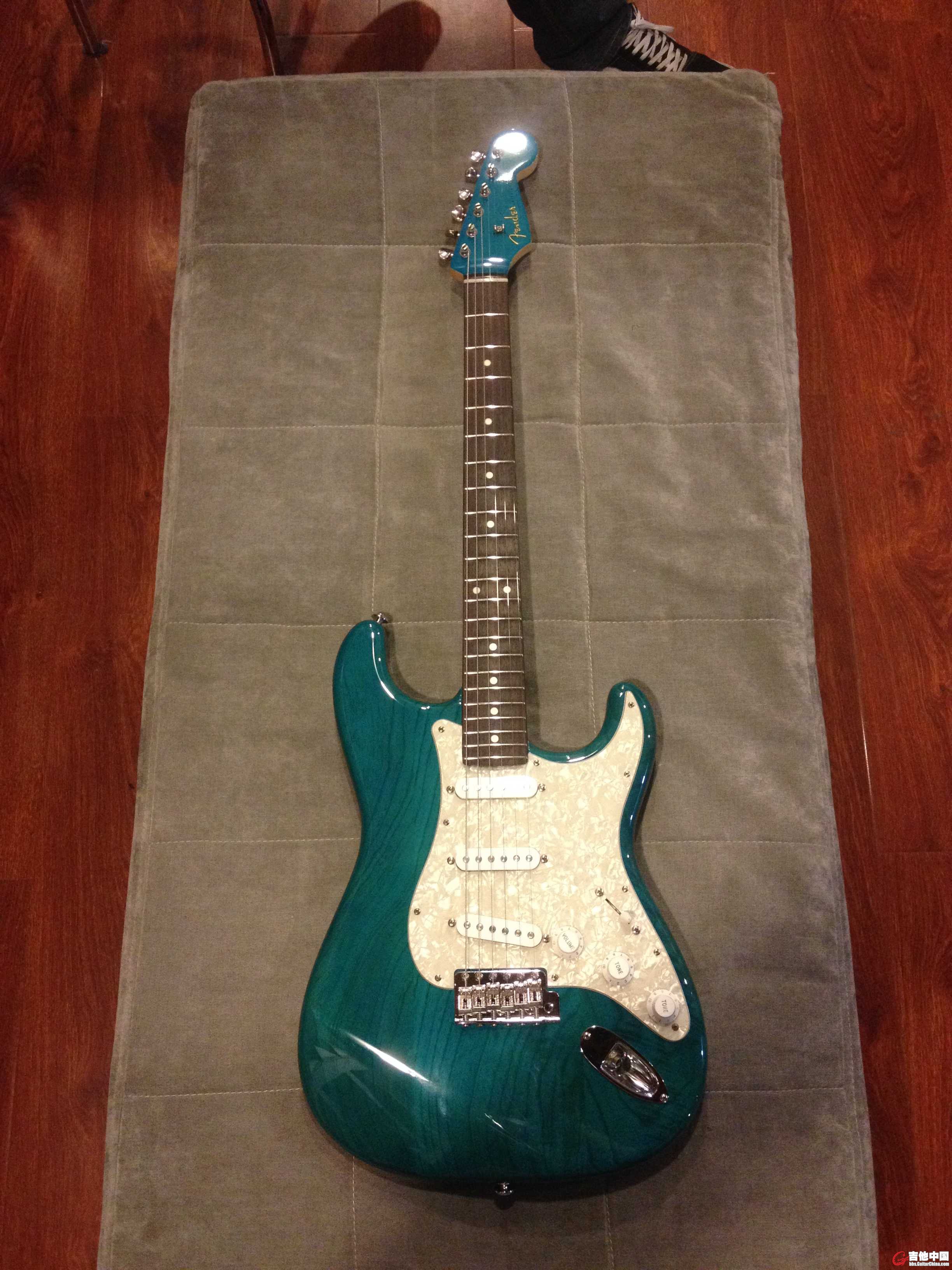 fender japan 62 蓝色 001.jpg