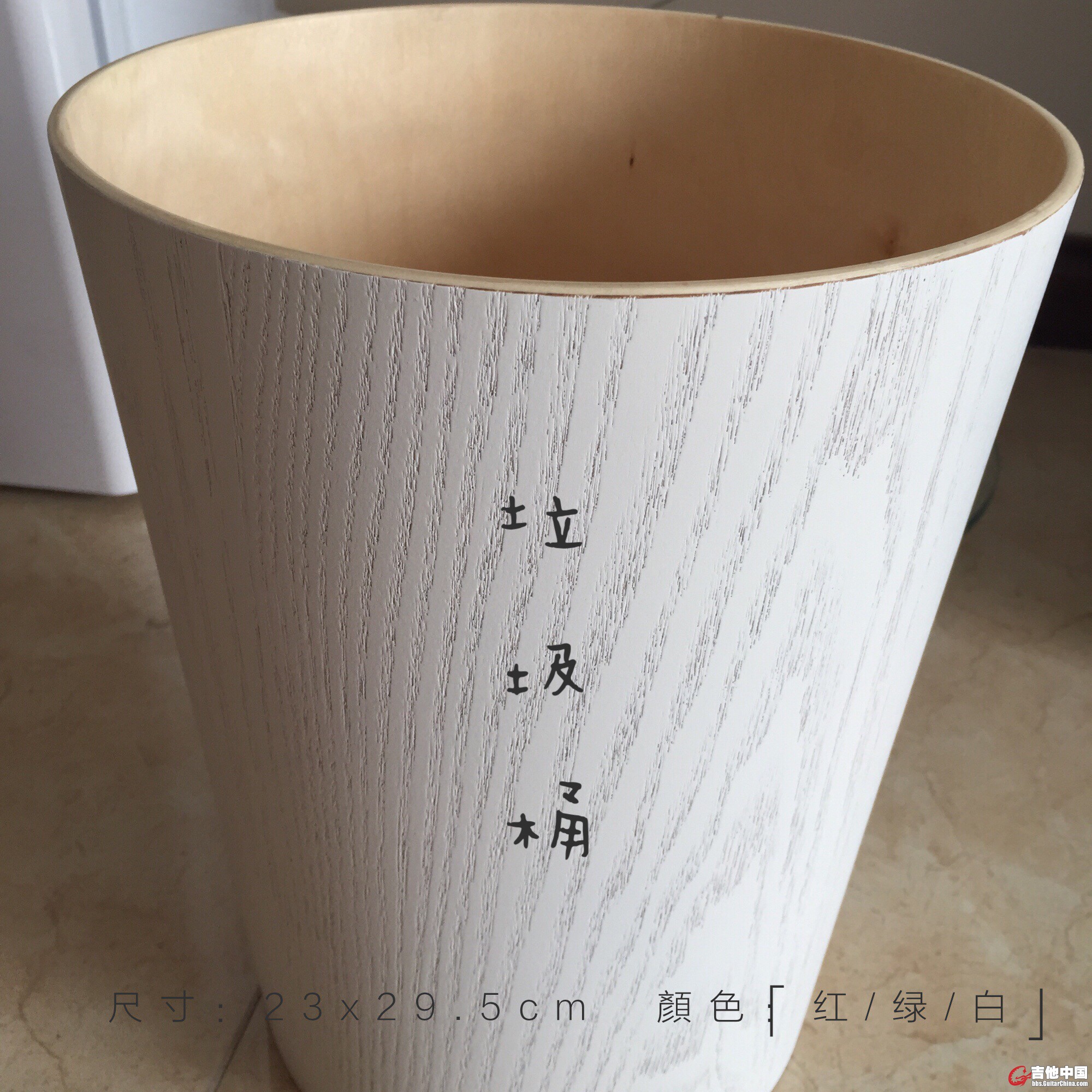 白色圆垃圾桶.JPG