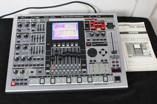 Roland mc-909