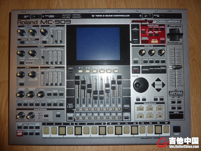 Roland mc-909