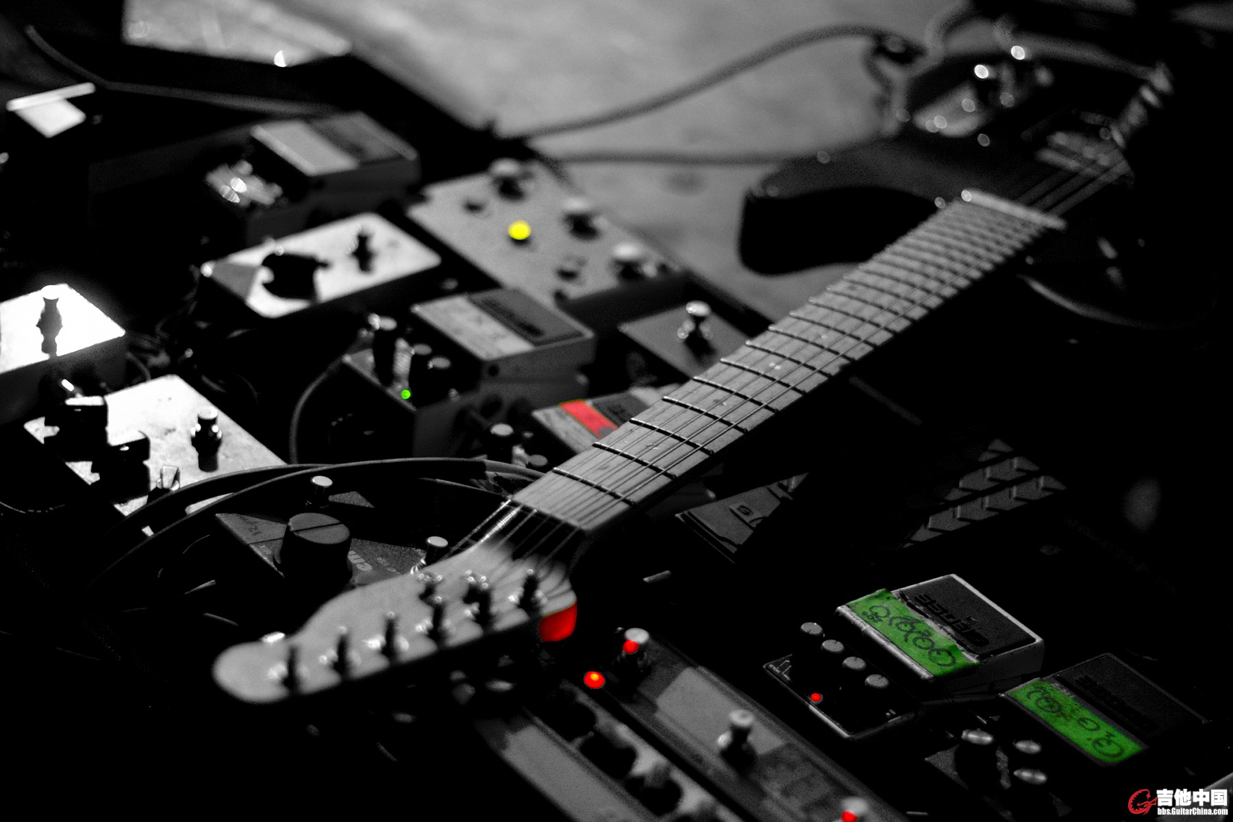 guitar-pedalboard.jpg