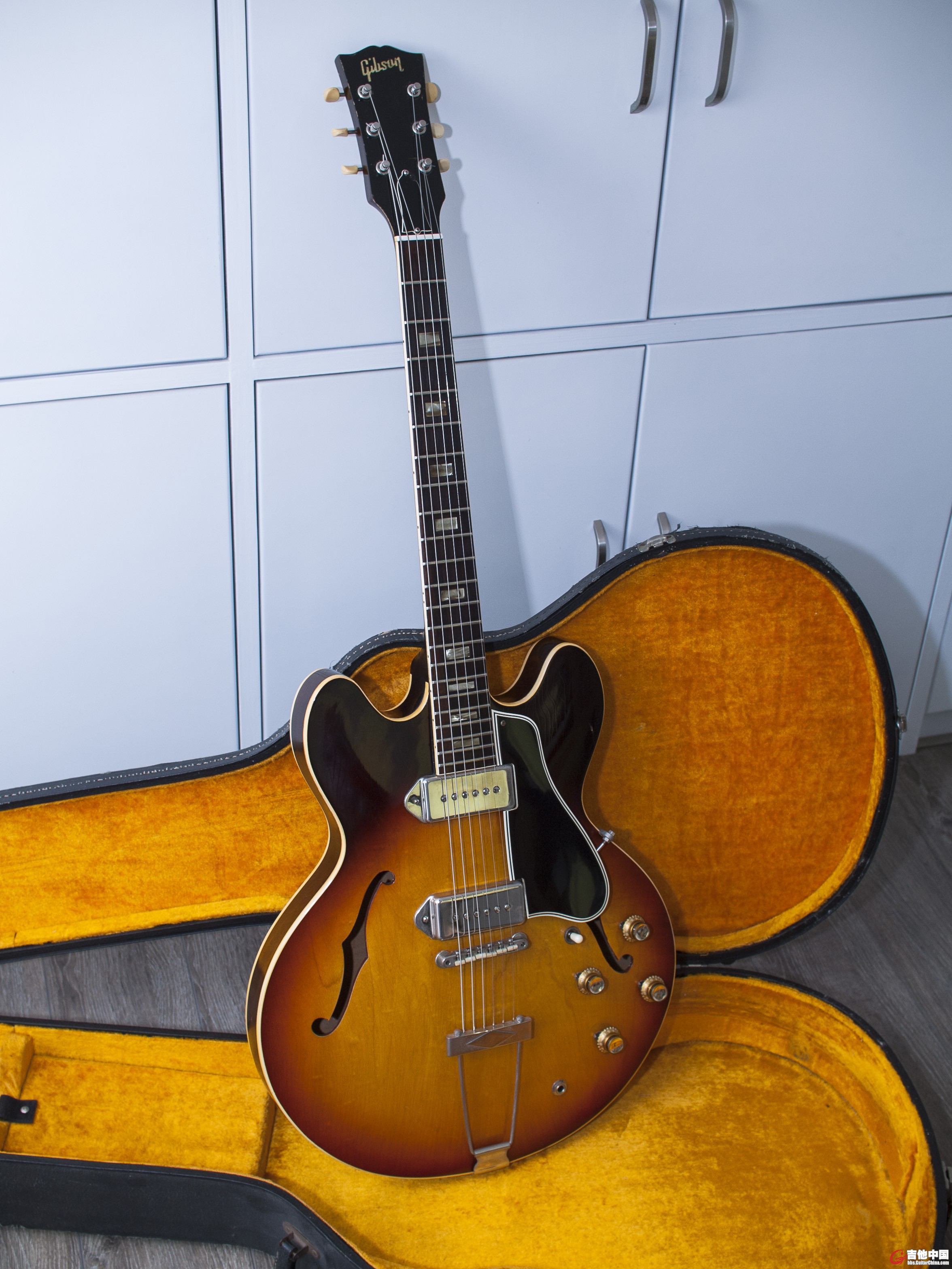 gibson 330-4.jpg