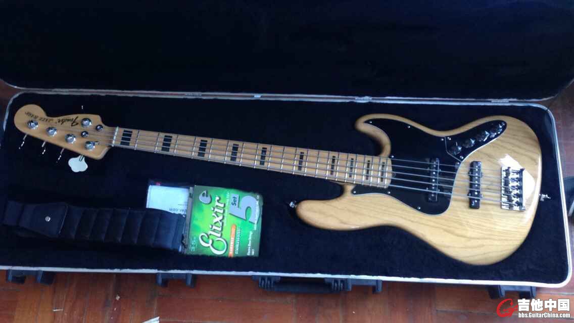 fender bass.jpg