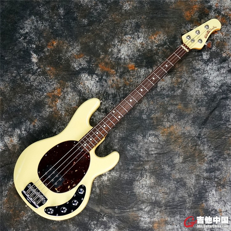 MusicMan Bass01.jpg