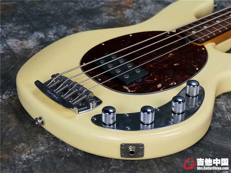 MusicMan Bass08.jpg