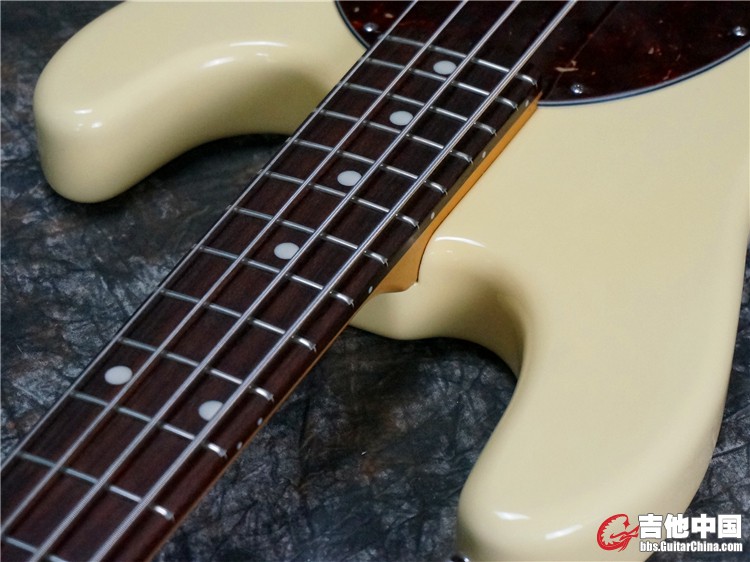 MusicMan Bass09.jpg