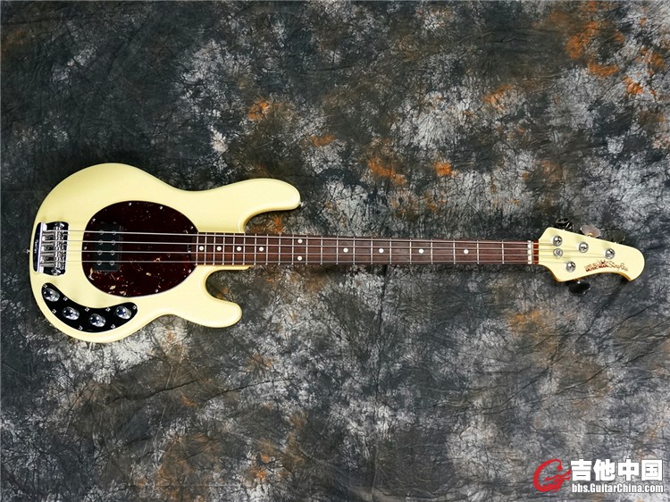 MusicMan Bass18.jpg