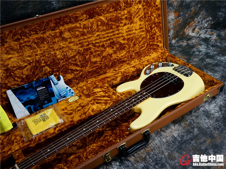 MusicMan Bass22.jpg