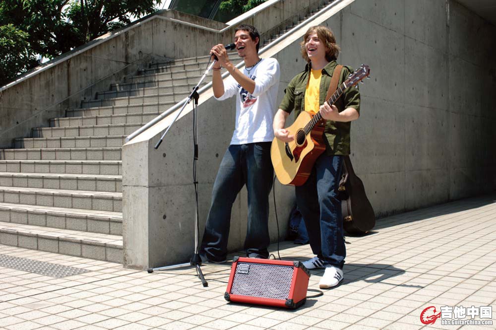 ROLAND CUBE STREET-2.JPG