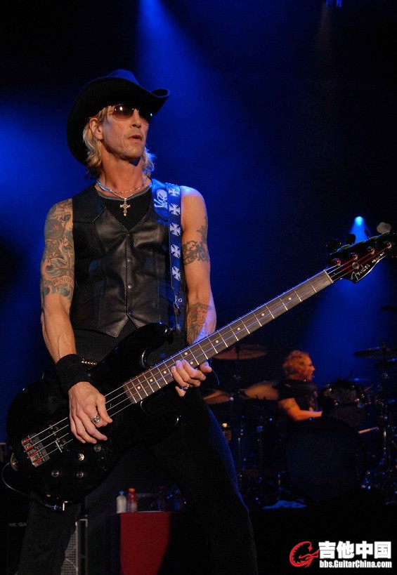 duff_mckagan_live_1.jpg