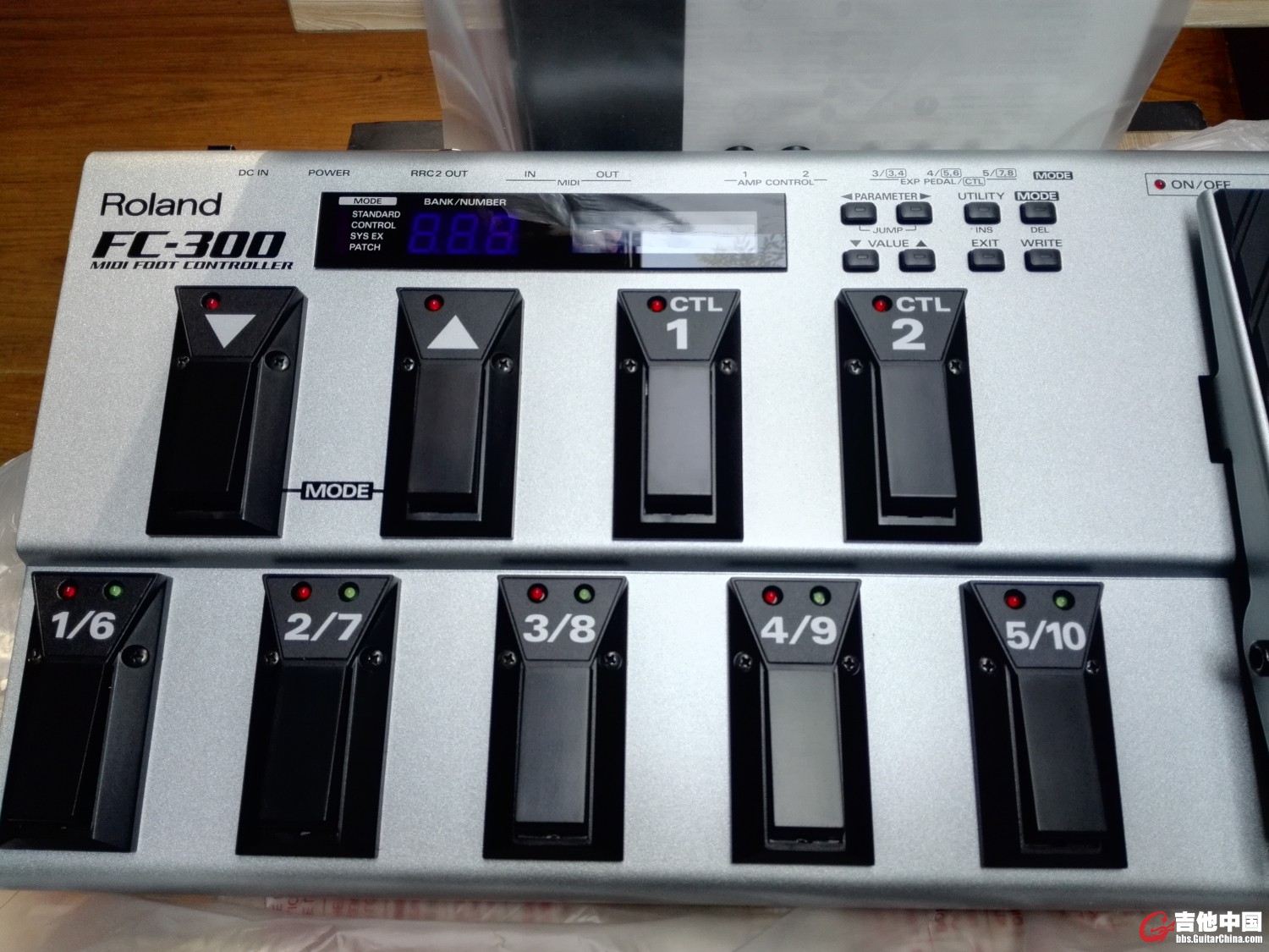 Roland  FC--300  MIDI踏板 价格：2100