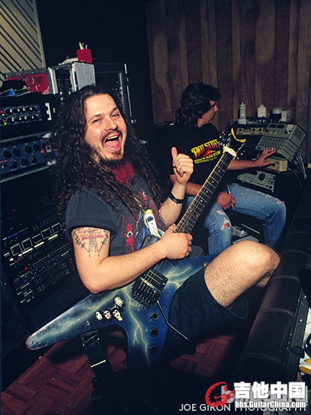 dimebag-1-dec-2014-billboard-450.jpg