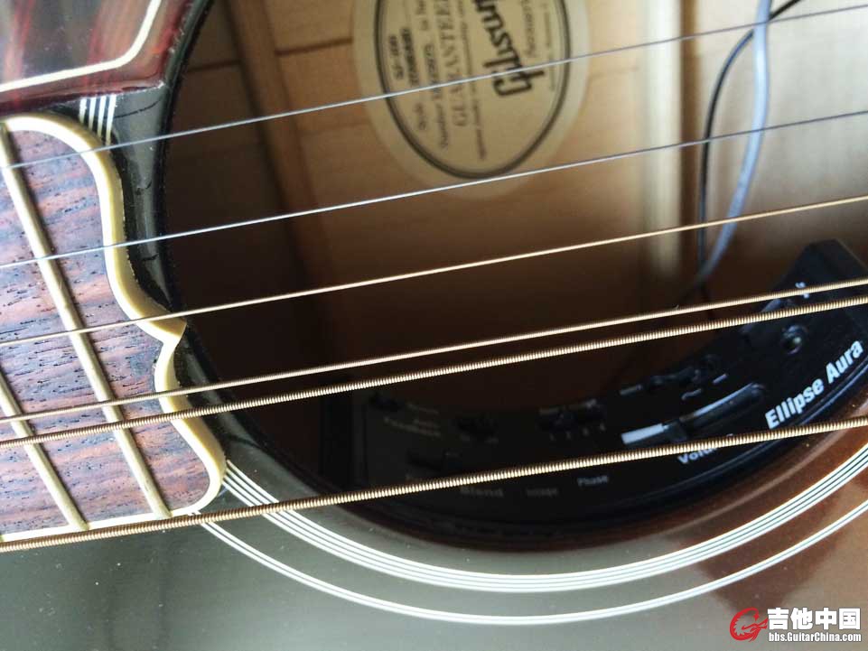 GIBSON SJ200 01 (7).jpg