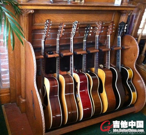 7-guitar-stand.jpg