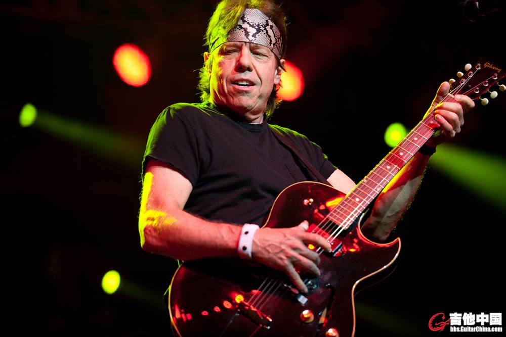 GeorgeThorogood-gibson-125.jpg