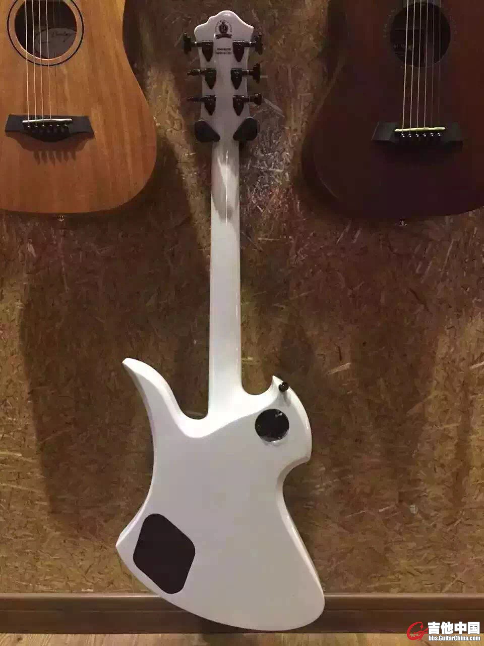 Bc.Rich MockingBird Special 知更鸟电吉他 ，仅此一支 ， 白色。背面.jpg