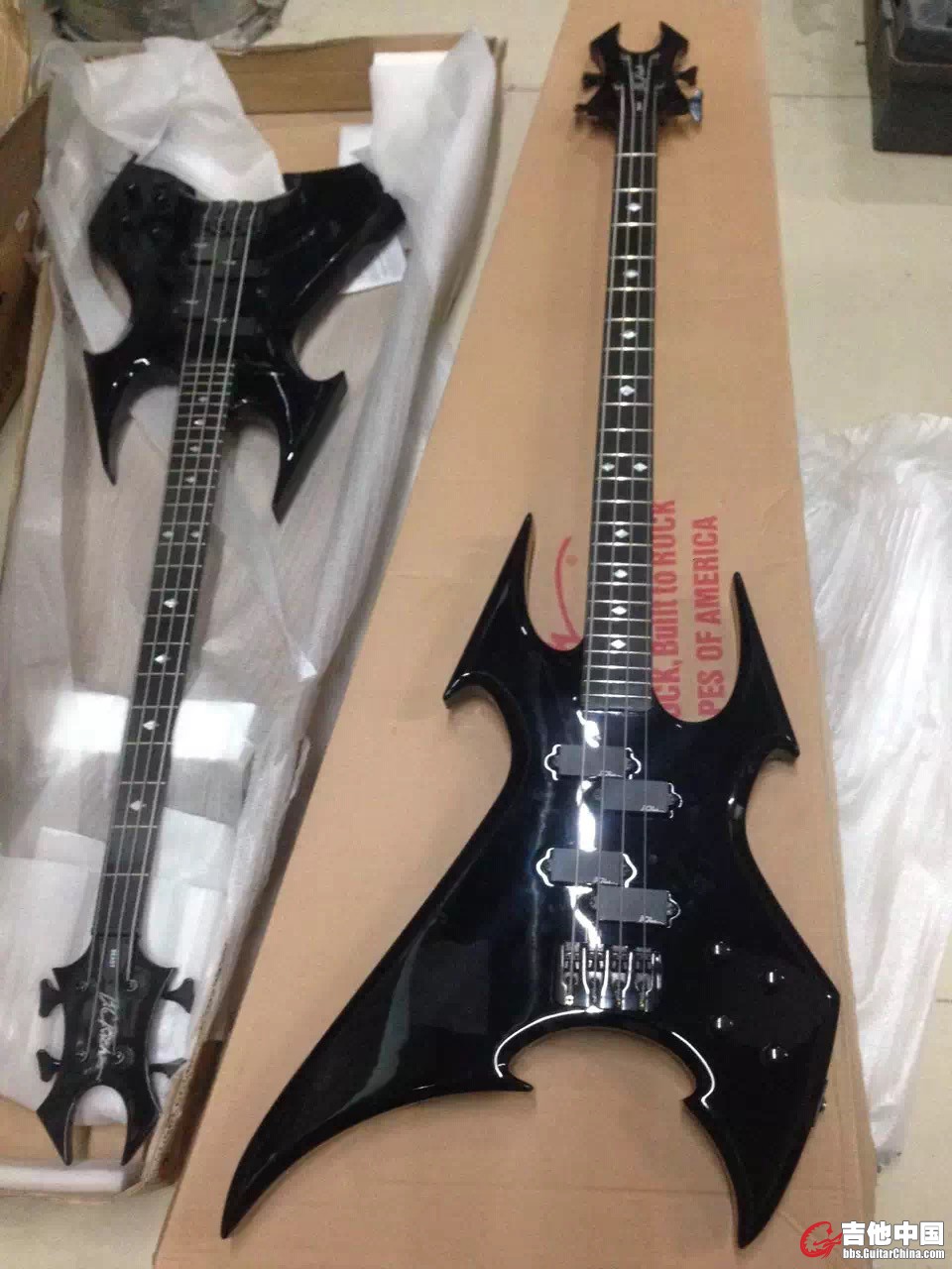 BCRich  Beast  NTBTBO 四弦贝斯  两支 正面.jpg