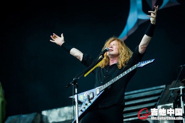 megadeth17_website_image_veyl_standard.jpg