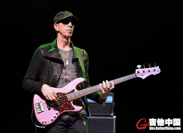 Pino Palladino Angelo Vanguard Concert Cosmopolitan 8EV7kdPRaD-l.jpg