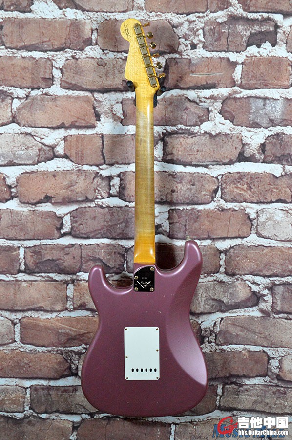 Fender_Custom_Shop_Postmodern_Stratocaster_Journeyman_Relic_Burgundy_Mist_Metall.jpg