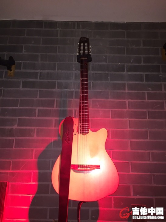 godin001.jpg