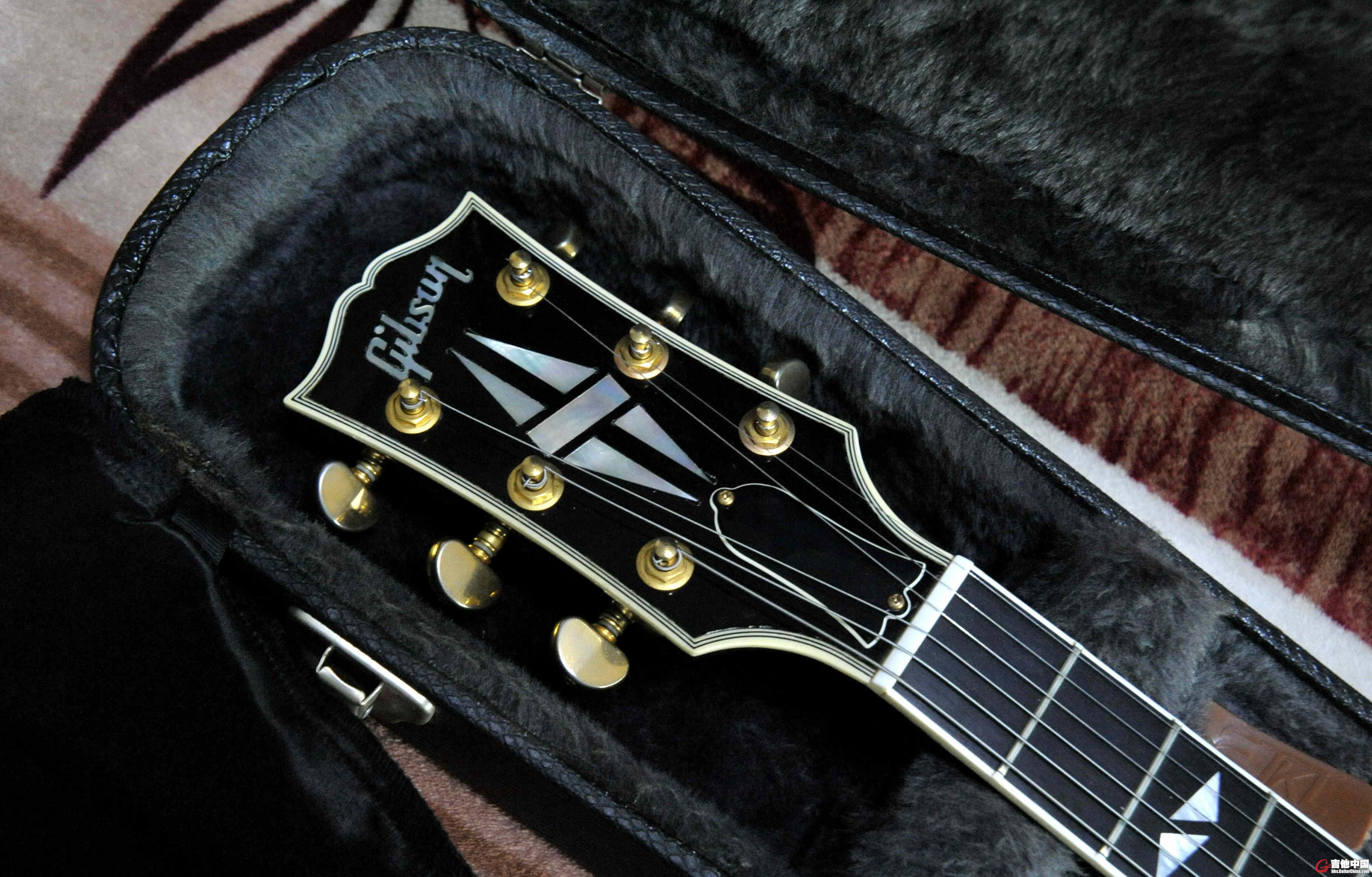 GIBSON-02.jpg